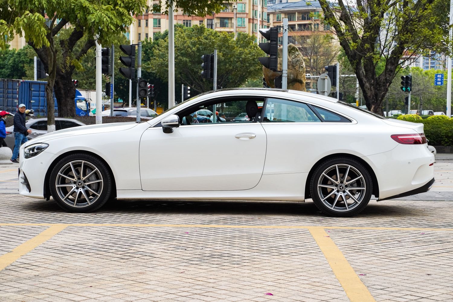 奔驰E级 2021款 E 260 轿跑车(进口)