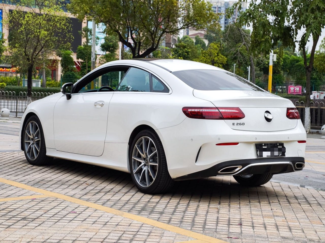 奔驰E级 2021款 E 260 轿跑车(进口)