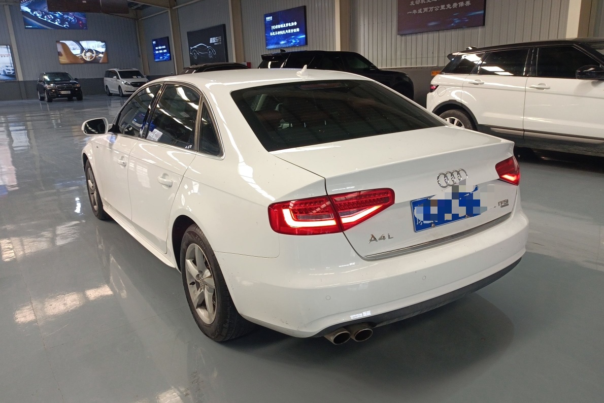 奥迪A4L 2015款 35 TFSI 自动标准型