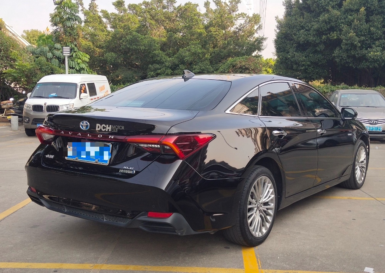 丰田 亚洲龙 2019款 双擎 2.5L XLE尊贵版 国VI