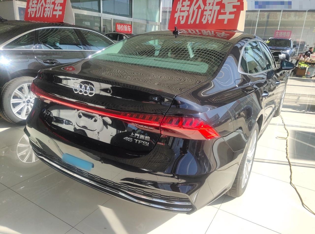 奥迪A7L 2022款 45 TFSI S-line 筑梦新生版