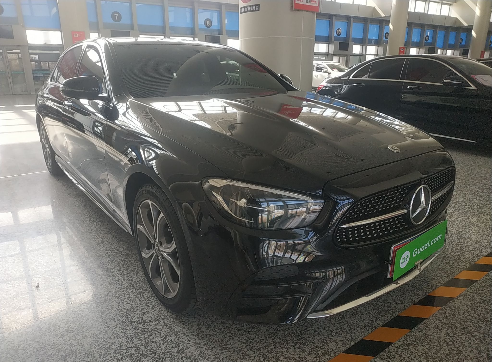 奔驰E级 2022款 E 300 L 运动豪华型