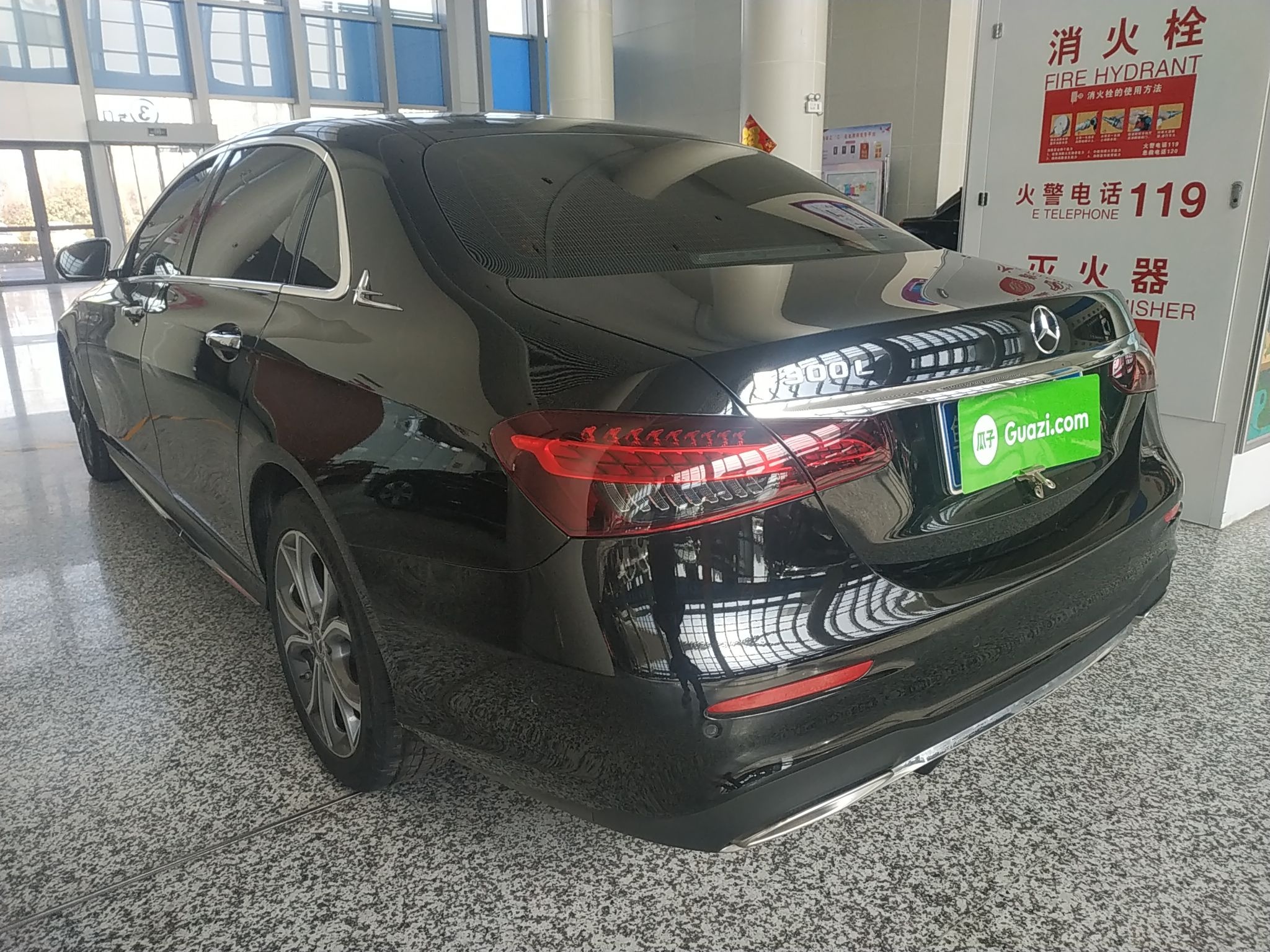 奔驰E级 2022款 E 300 L 运动豪华型