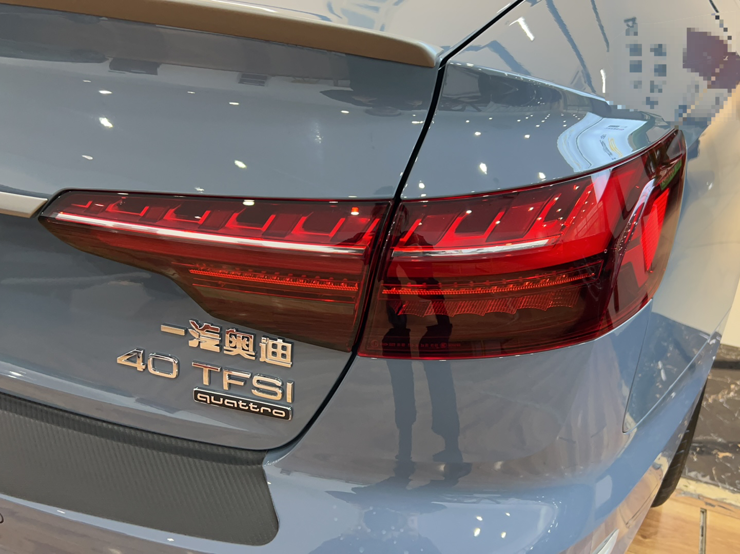 奥迪A4L 2022款 40 TFSI quattro RS套件燃速型