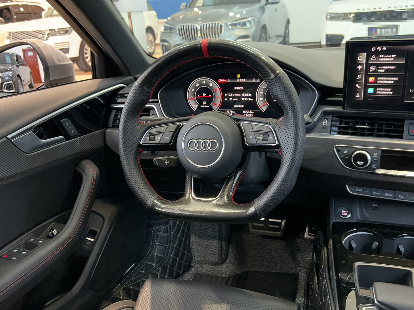 奥迪A4L 2022款 40 TFSI quattro RS套件燃速型