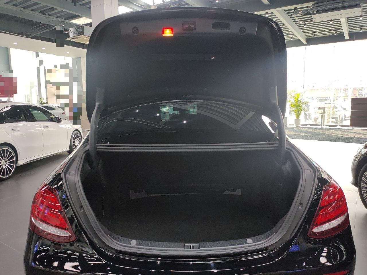 奔驰E级 2020款 E 260 L