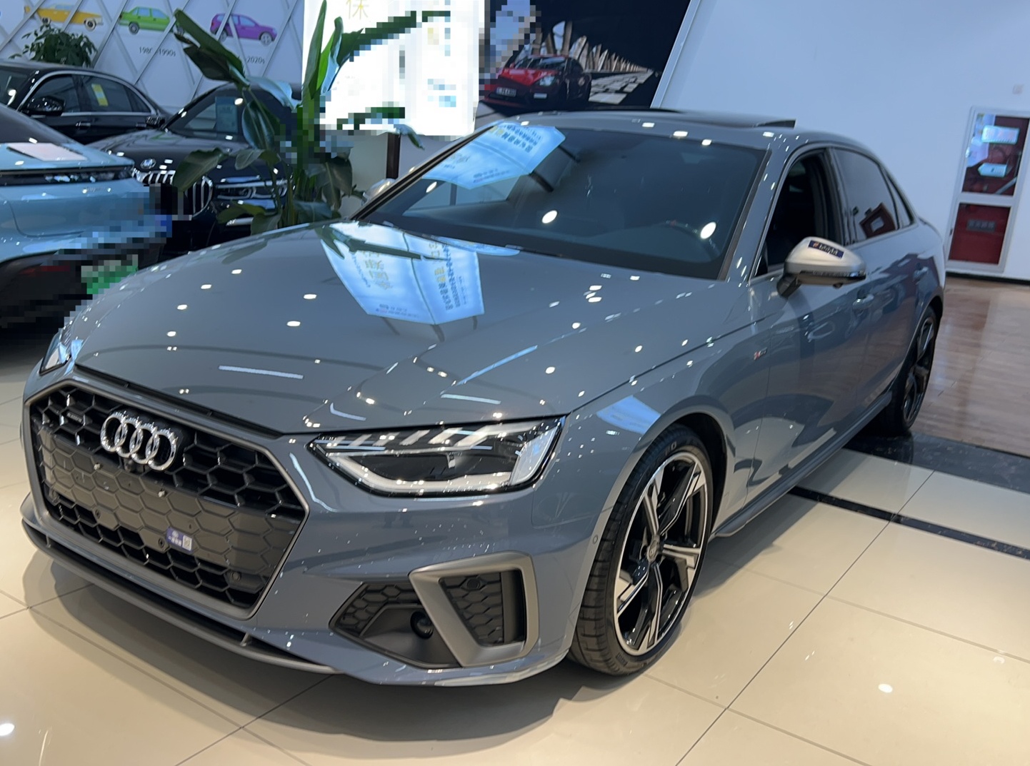 奥迪A4L 2022款 40 TFSI quattro RS套件燃速型