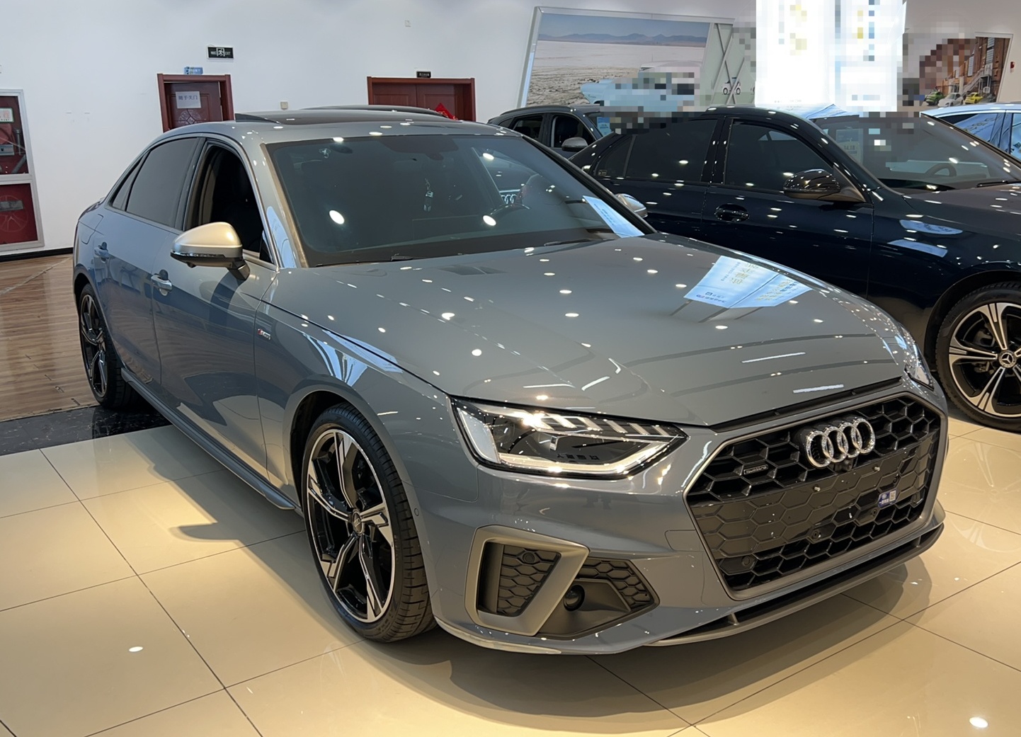 奥迪A4L 2022款 40 TFSI quattro RS套件燃速型