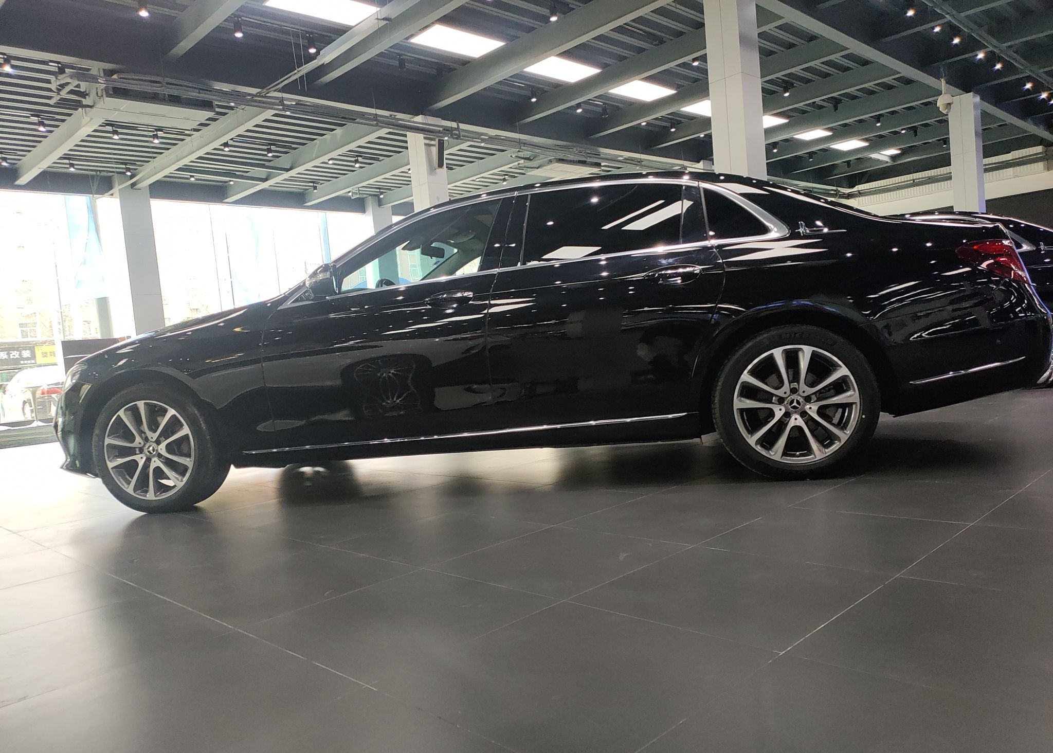 奔驰E级 2020款 E 260 L