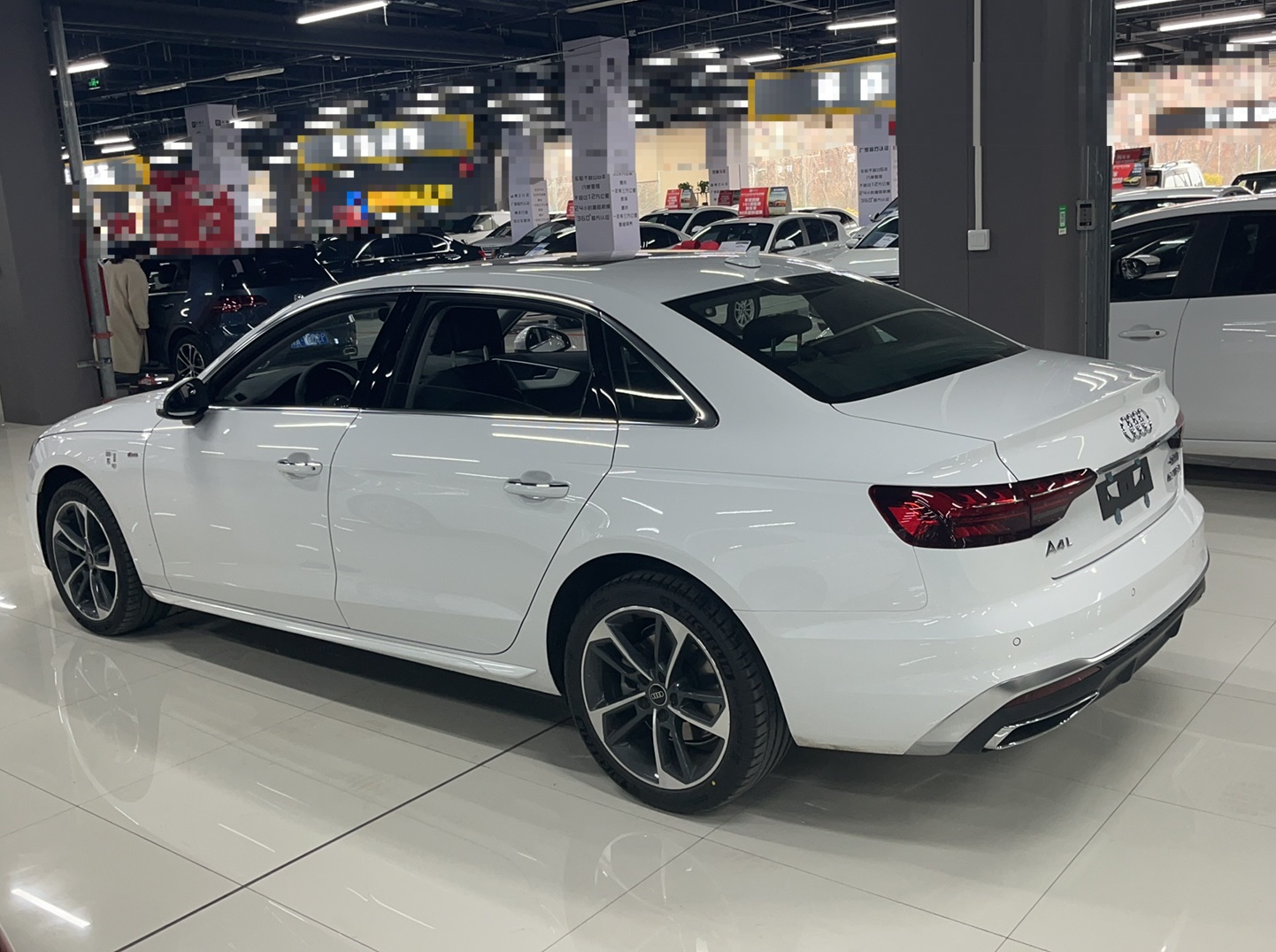 奥迪A4L 2022款 40 TFSI 时尚动感型