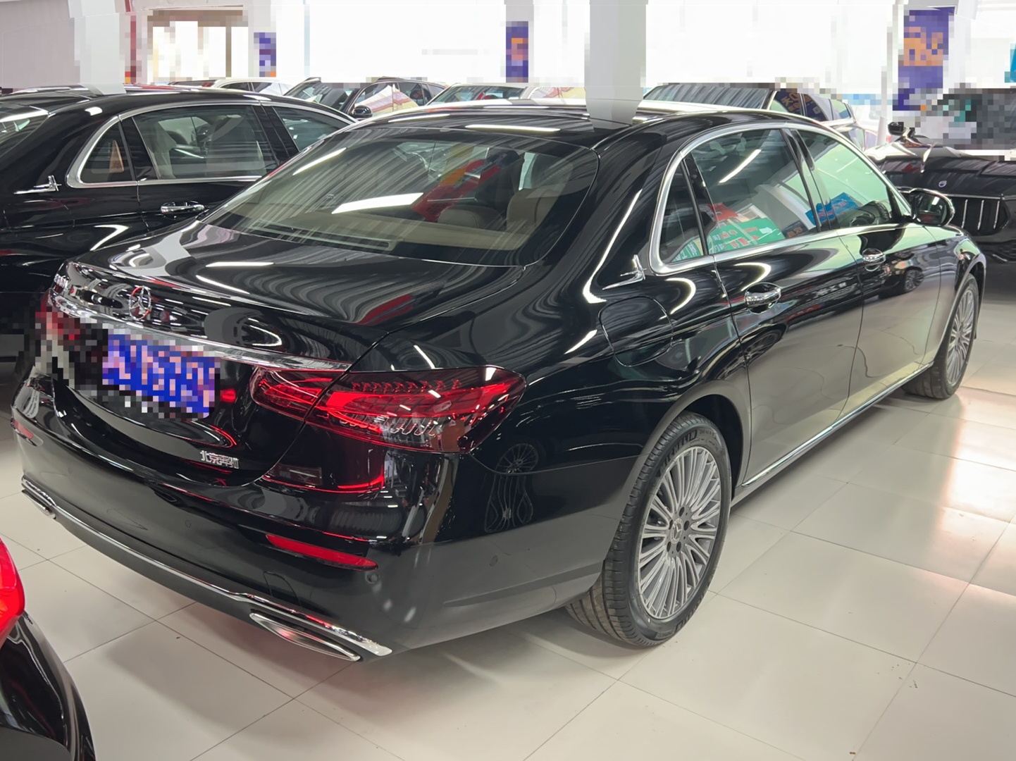 奔驰E级 2023款 E 300 L 豪华型