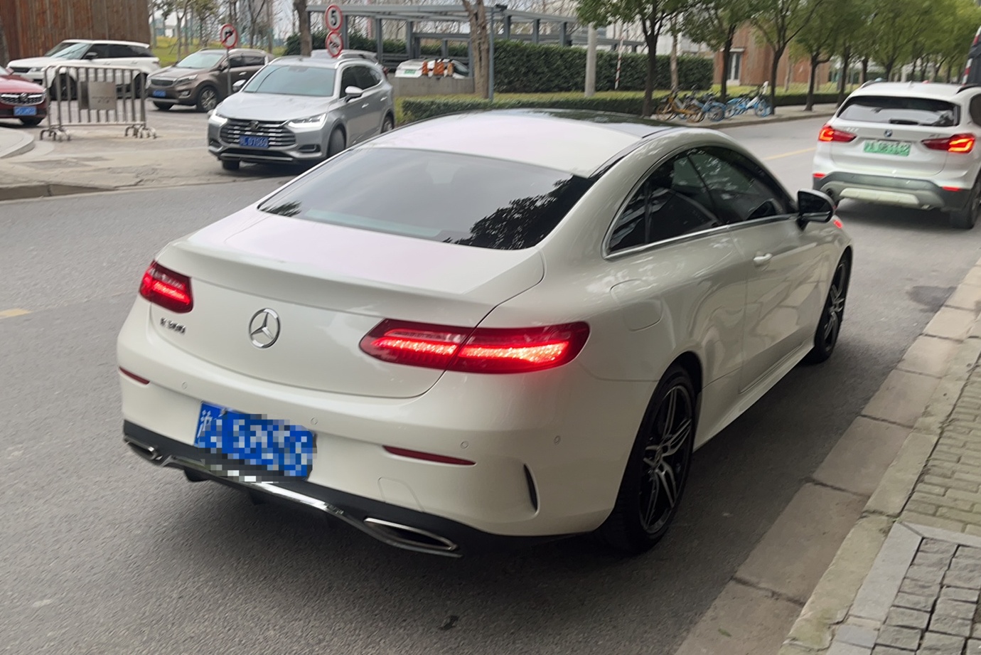 奔驰E级 2017款 E 300 轿跑车(进口)