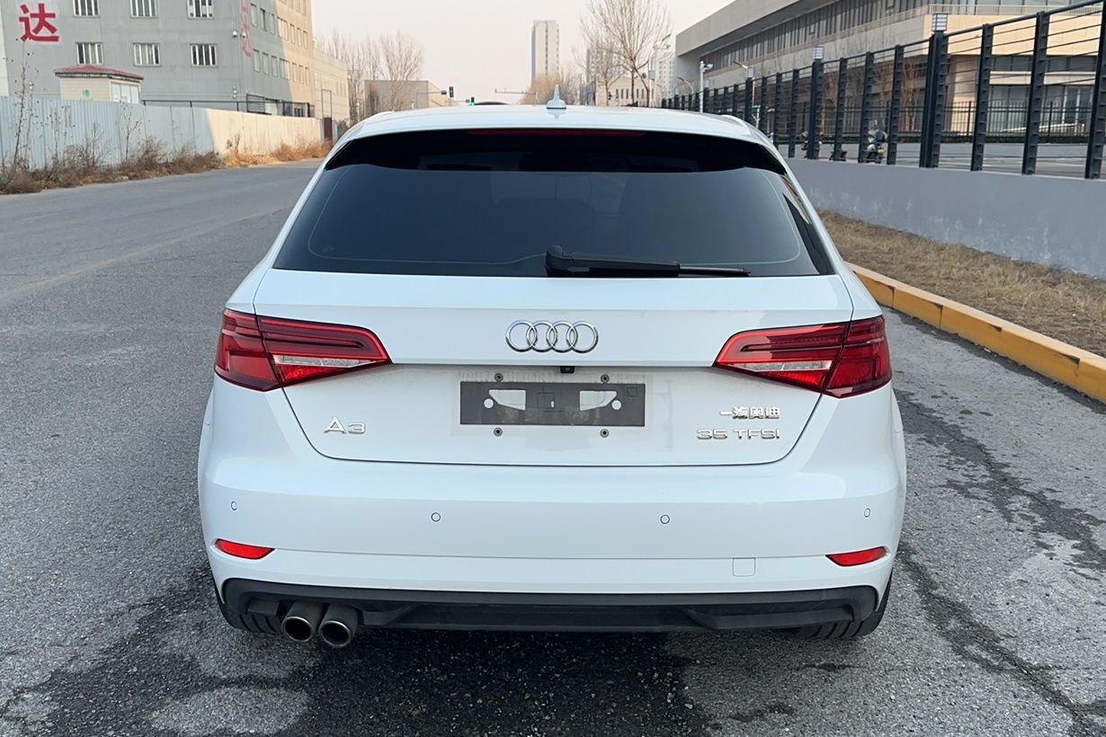 奥迪A3 2018款 30周年年型 Sportback 35 TFSI 进取型