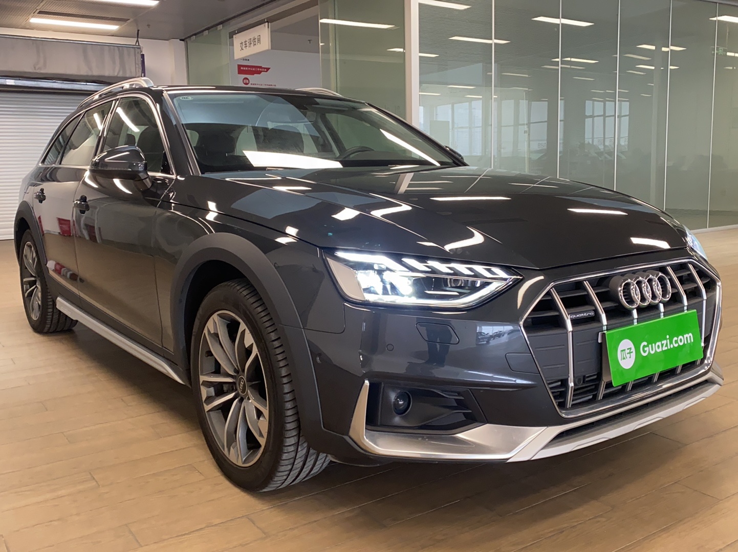 奥迪A4 2021款 allroad quattro 探索家(进口)