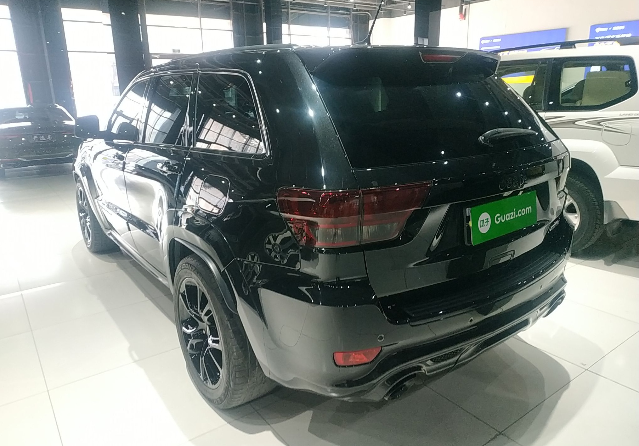 Jeep 大切诺基 SRT 2013款 6.4L SRT8 炫黑版