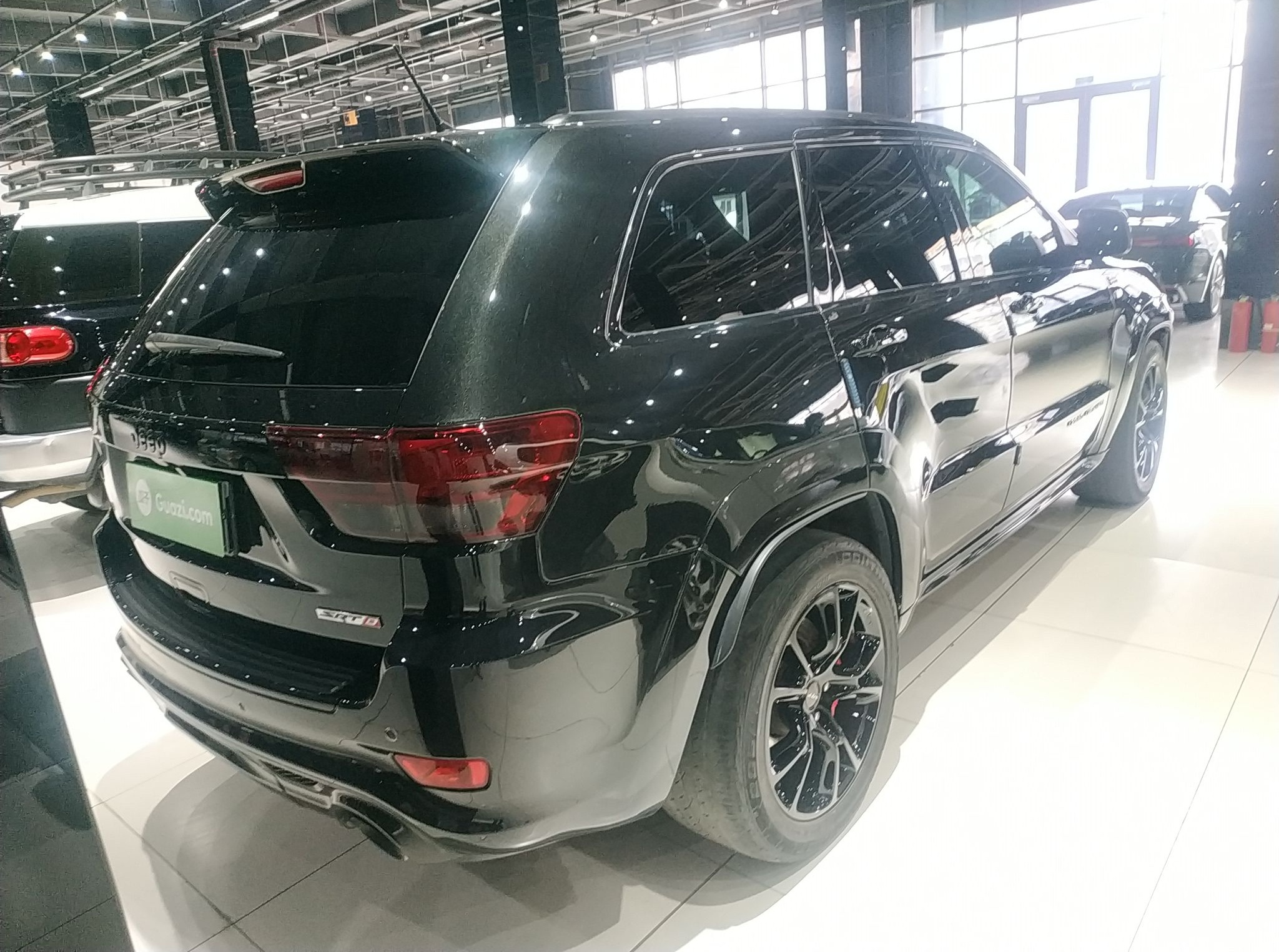 Jeep 大切诺基 SRT 2013款 6.4L SRT8 炫黑版