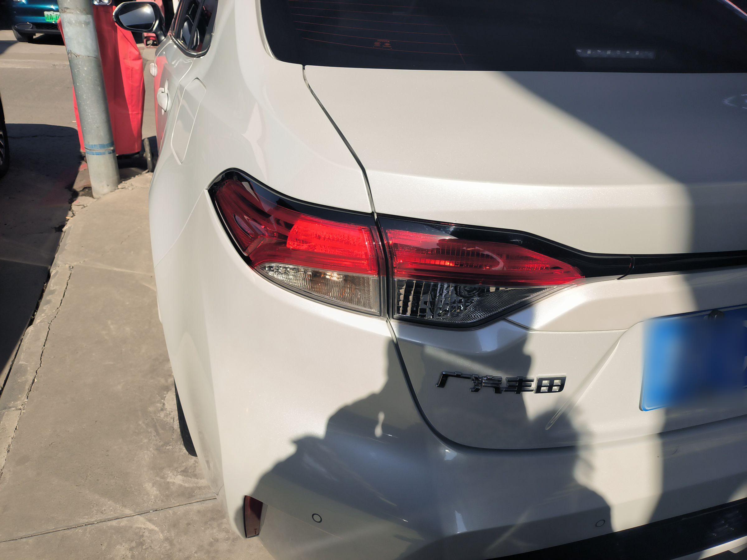 丰田 雷凌 2021款 双擎 1.8H E-CVT运动版