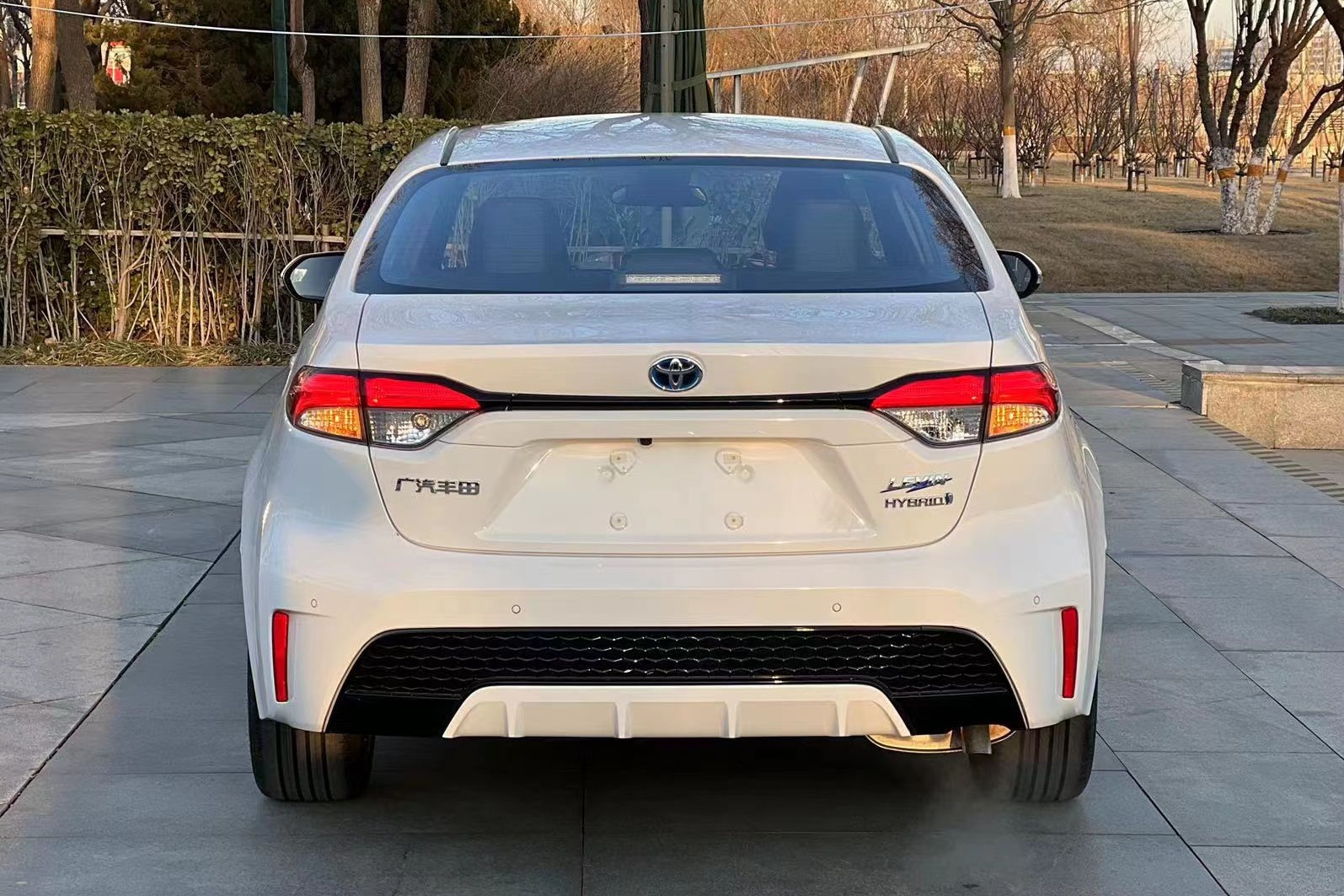 丰田 雷凌 2021款 双擎 1.8H E-CVT运动版