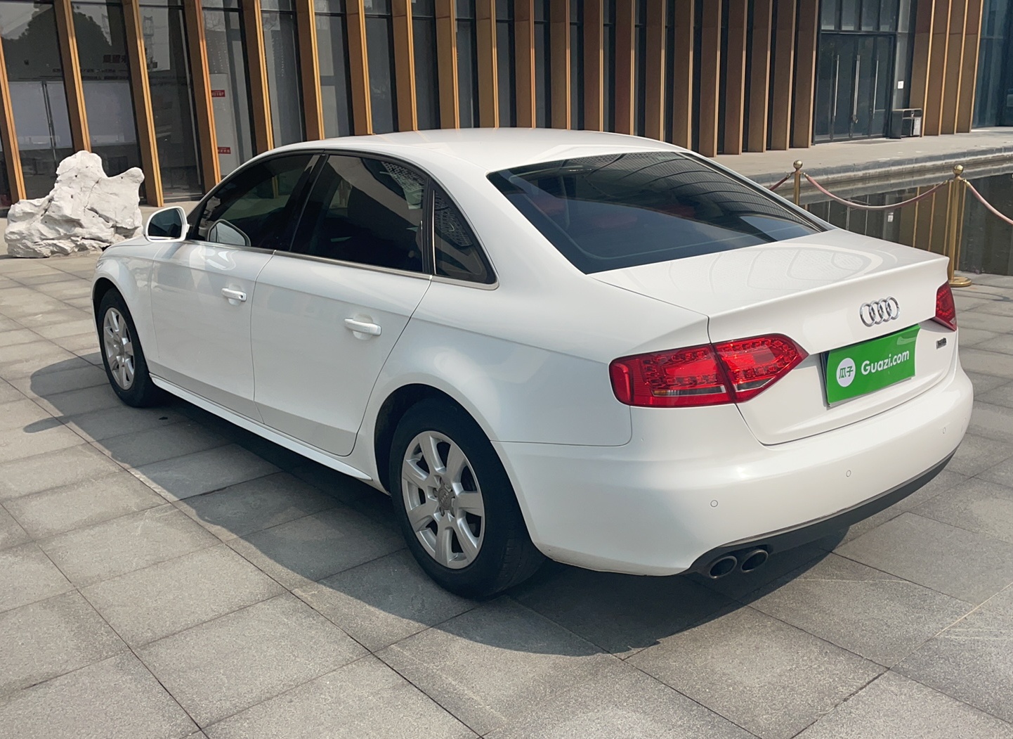 奥迪A4L 2012款 2.0 TFSI 自动标准型