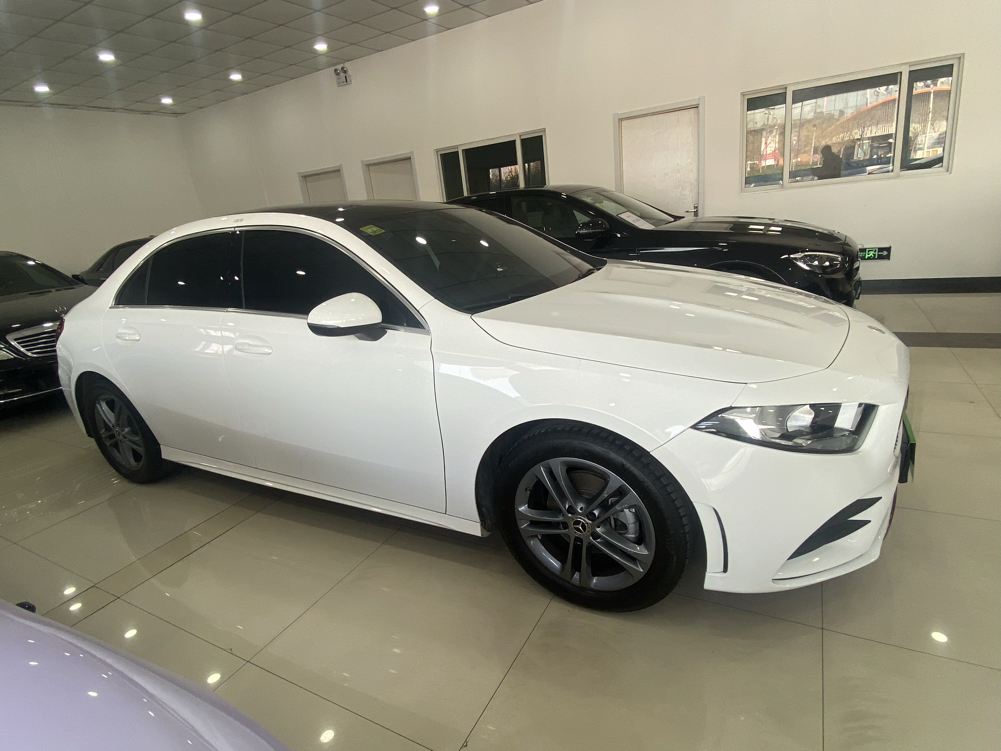 奔驰A级 2021款 改款 A 180 L 运动轿车