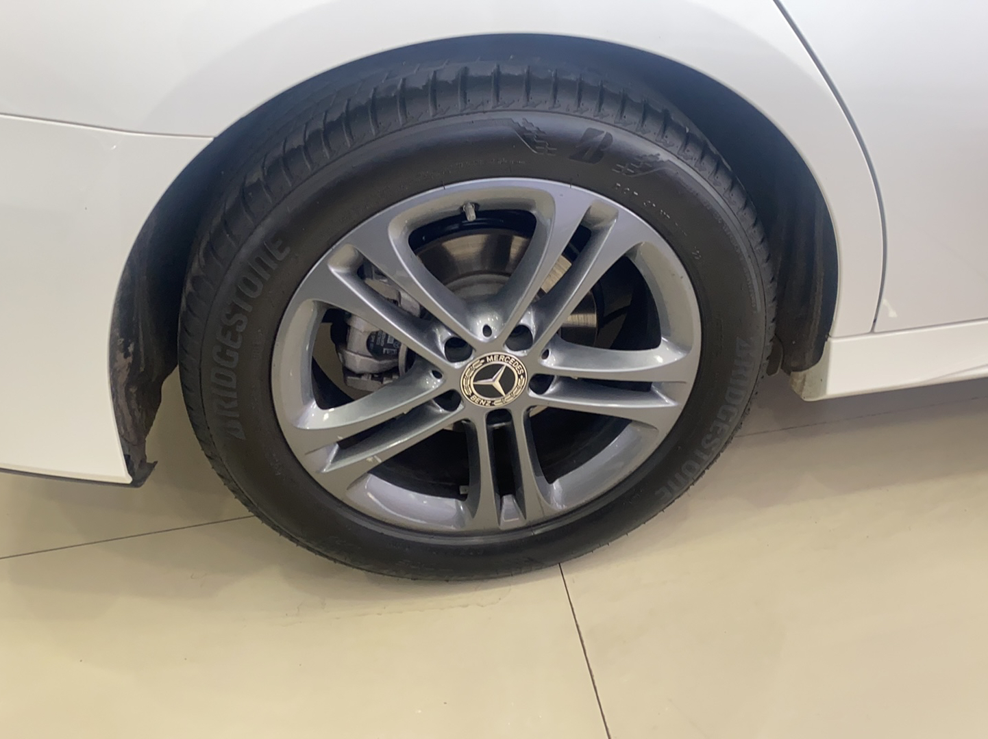 奔驰A级 2021款 改款 A 180 L 运动轿车