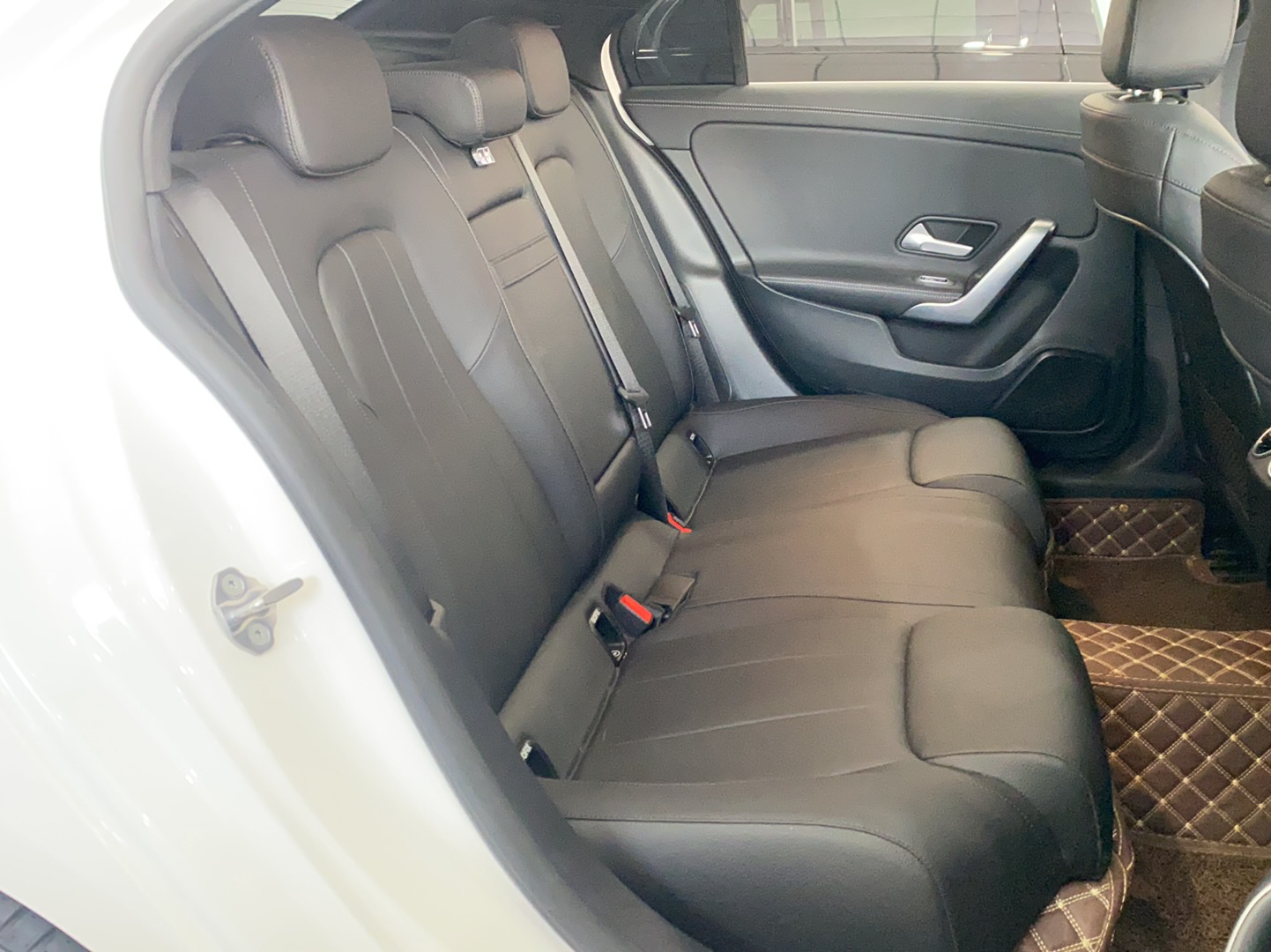 奔驰A级 2021款 改款 A 180 L 运动轿车