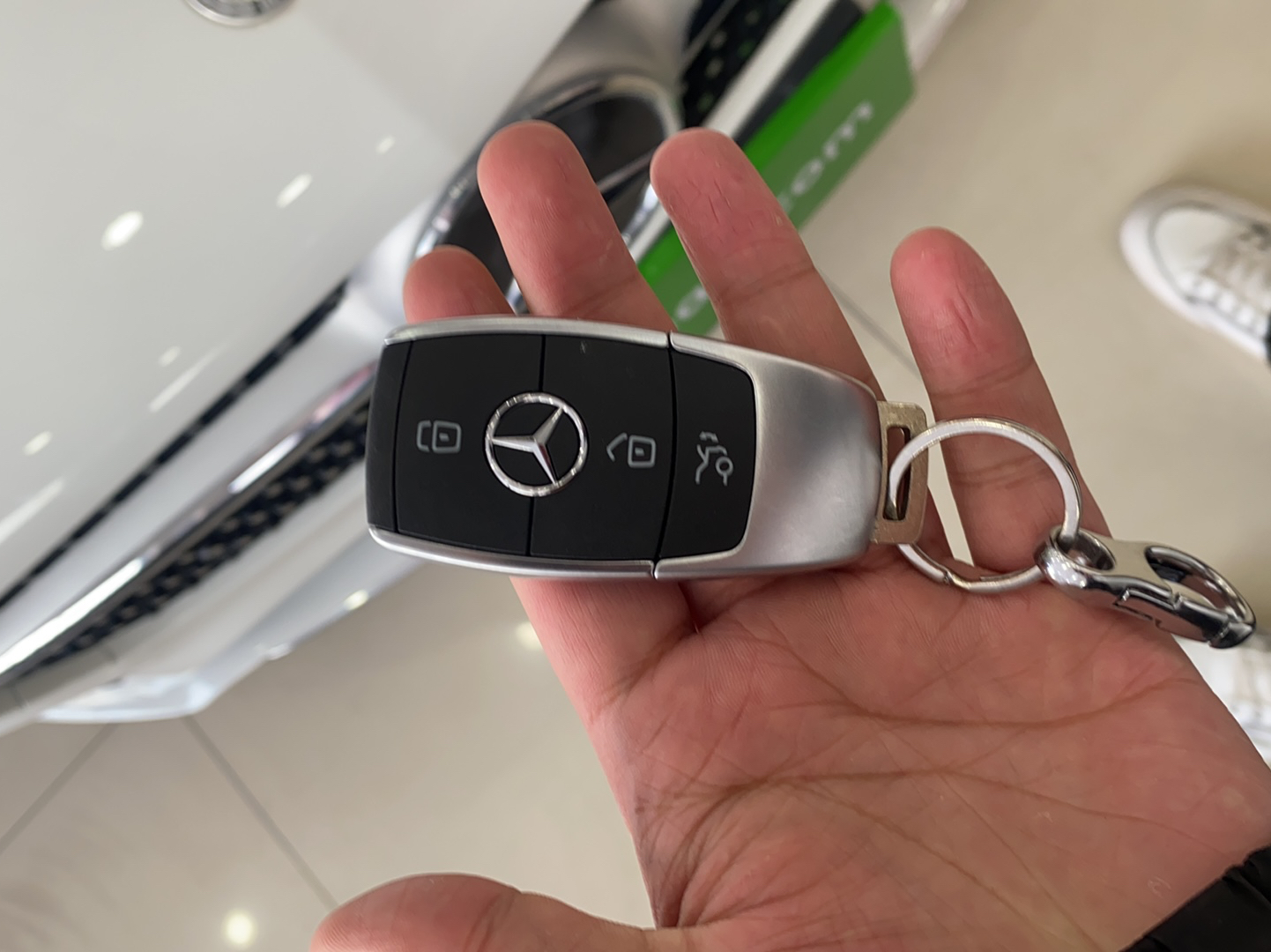 奔驰A级 2021款 改款 A 180 L 运动轿车