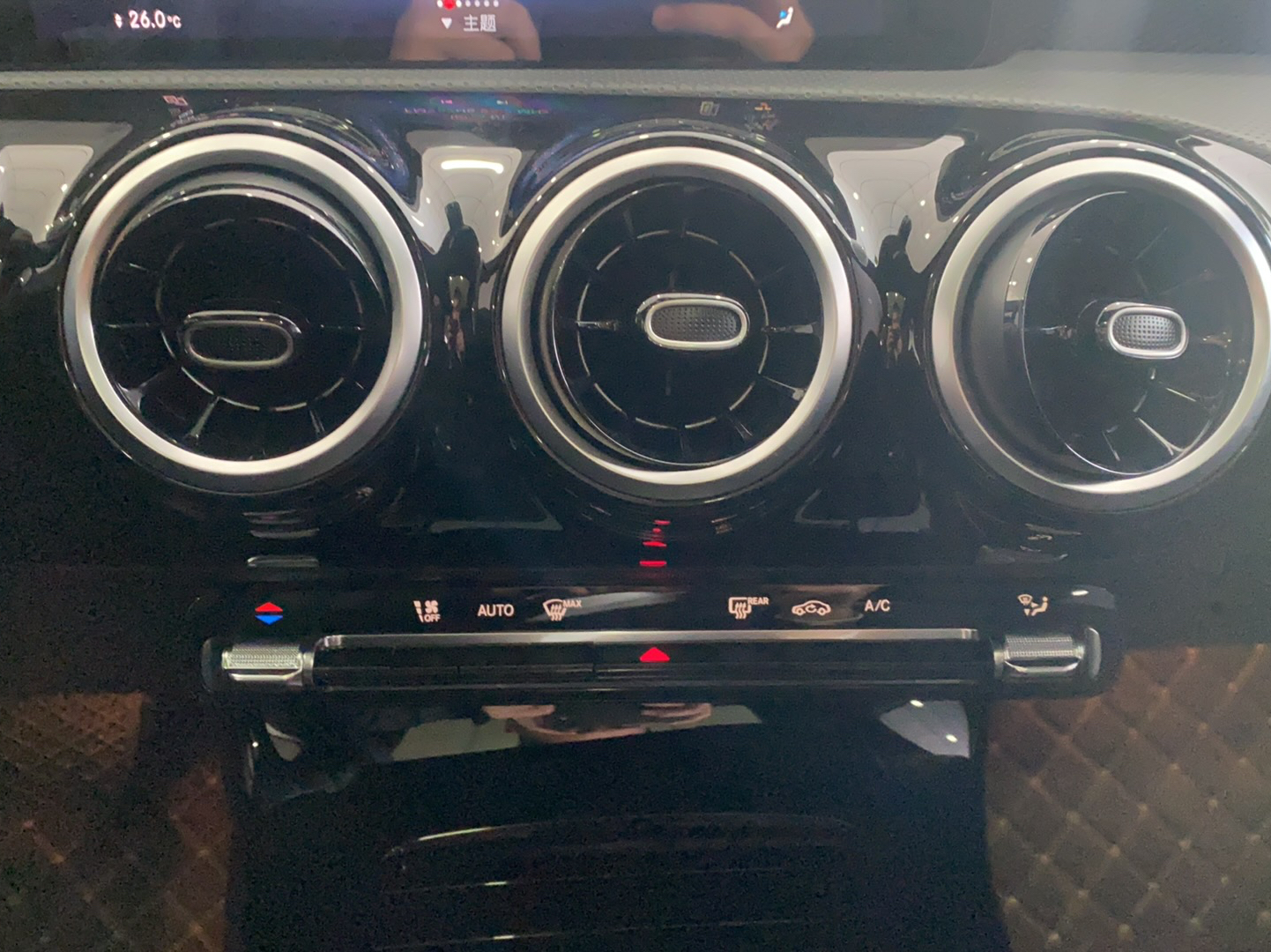 奔驰A级 2021款 改款 A 180 L 运动轿车