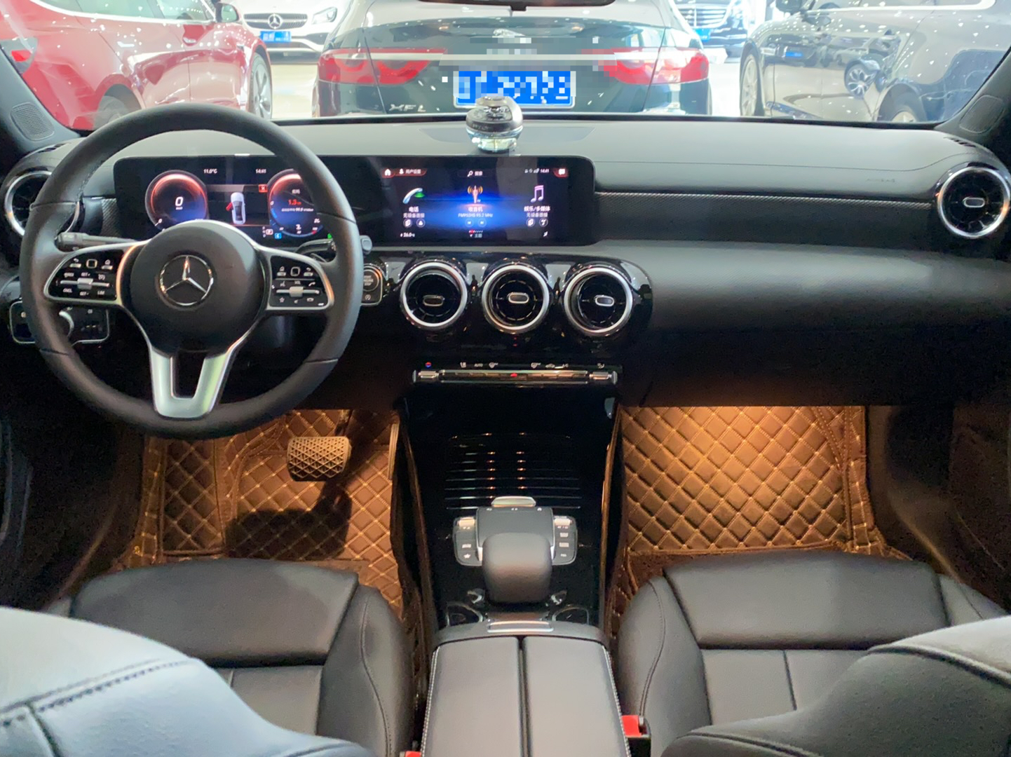 奔驰A级 2021款 改款 A 180 L 运动轿车