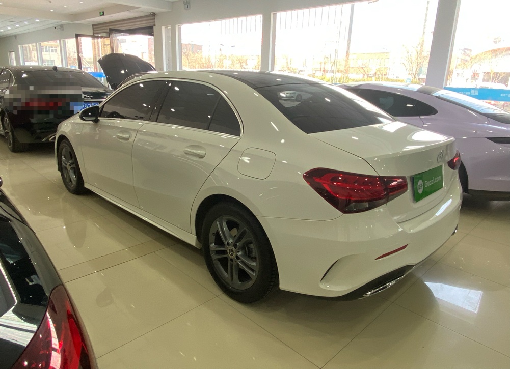 奔驰A级 2021款 改款 A 180 L 运动轿车