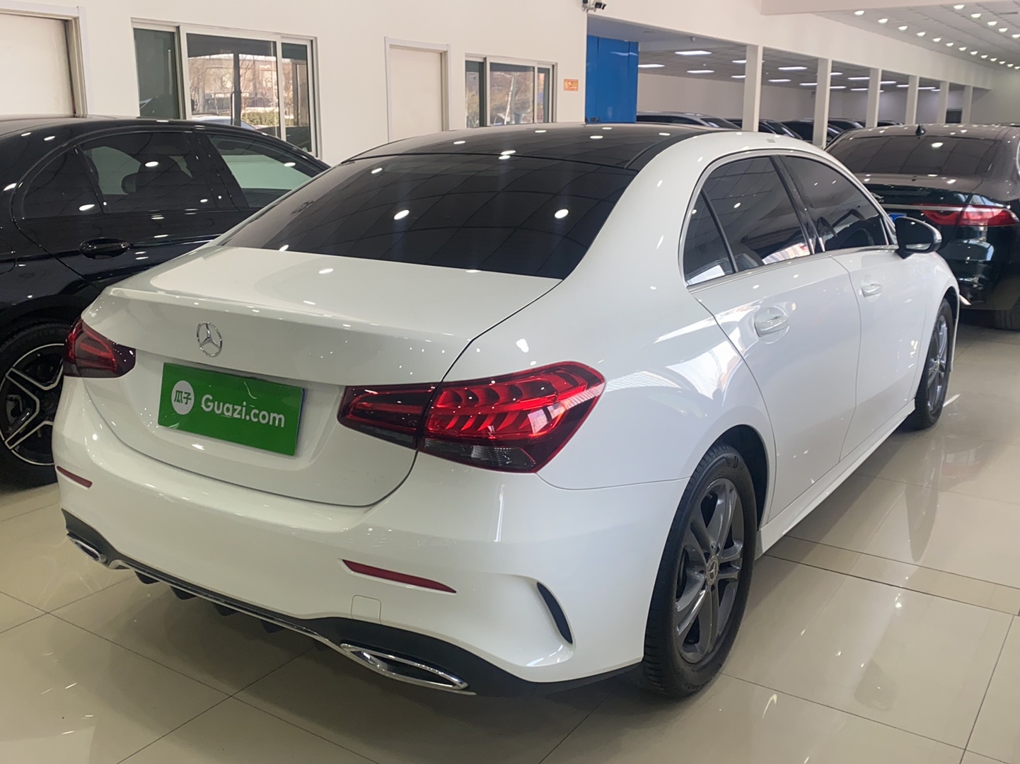 奔驰A级 2021款 改款 A 180 L 运动轿车