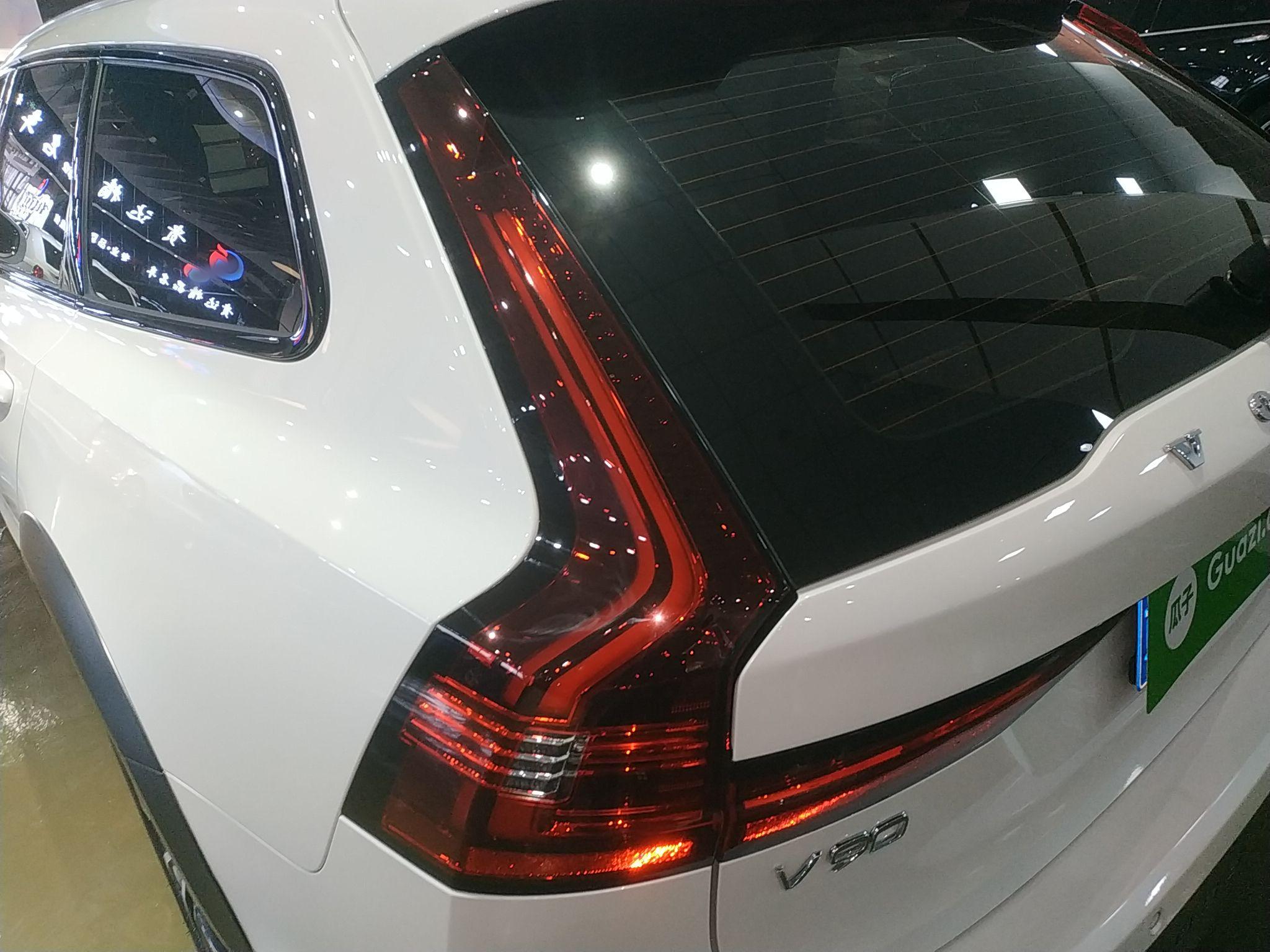 沃尔沃V90 2022款 Cross Country B5 AWD 智远版(进口)