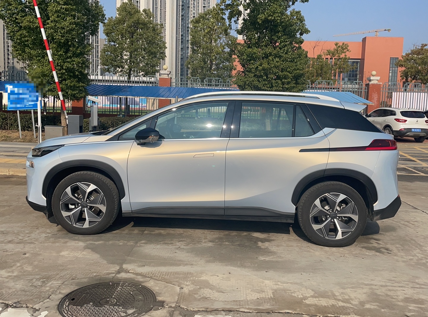 广汽埃安 Aion V(埃安V) 2021款 PLUS 70 智享科技版