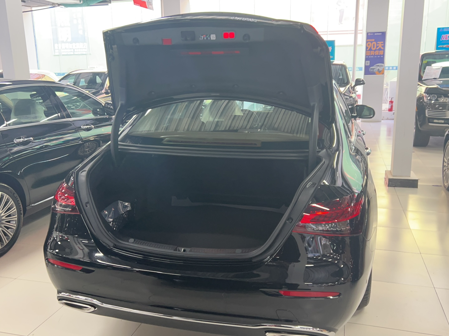 奔驰E级 2023款 E 300 L 豪华型