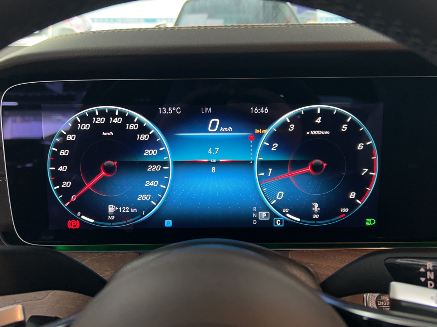 奔驰E级 2023款 E 300 L 豪华型