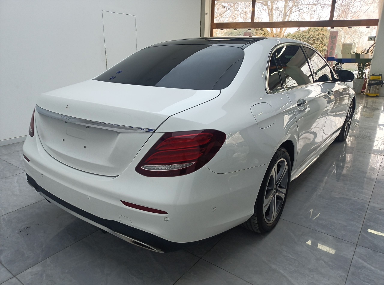 奔驰E级 2020款 E 260 L 运动型