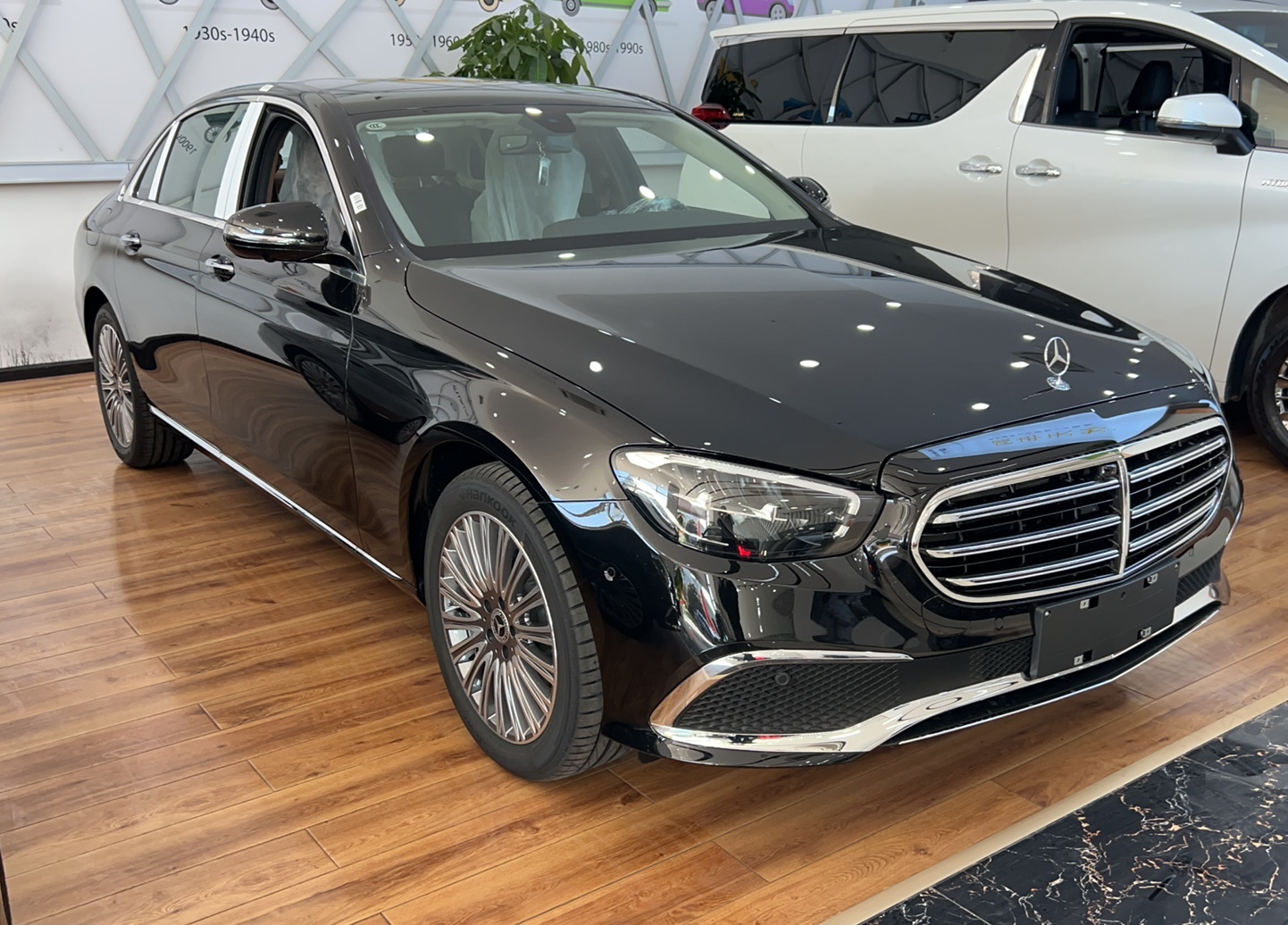 奔驰E级 2023款 E 300 L 豪华型