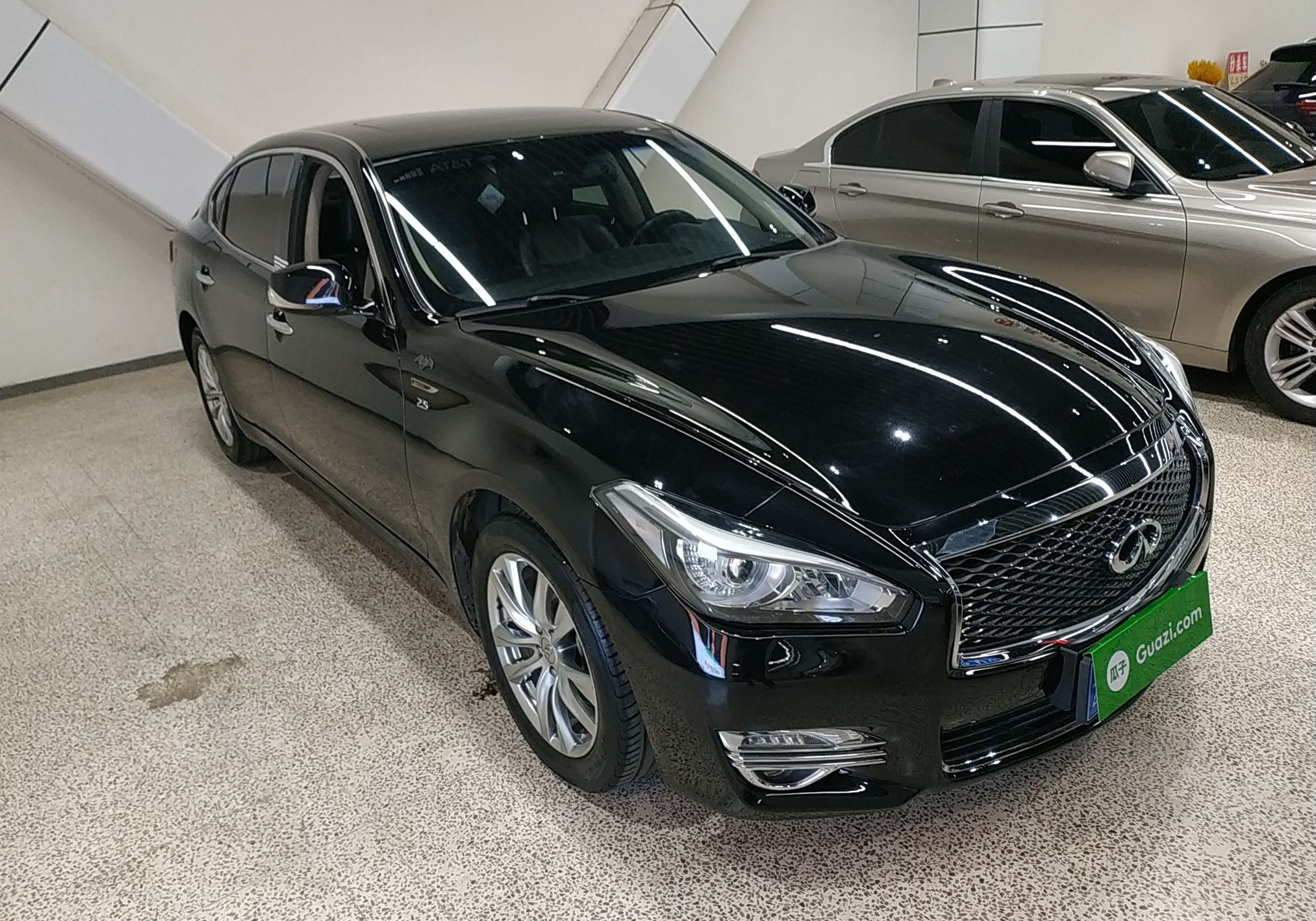 英菲尼迪Q70L 2015款 Q70L 2.5L 精英版(进口)