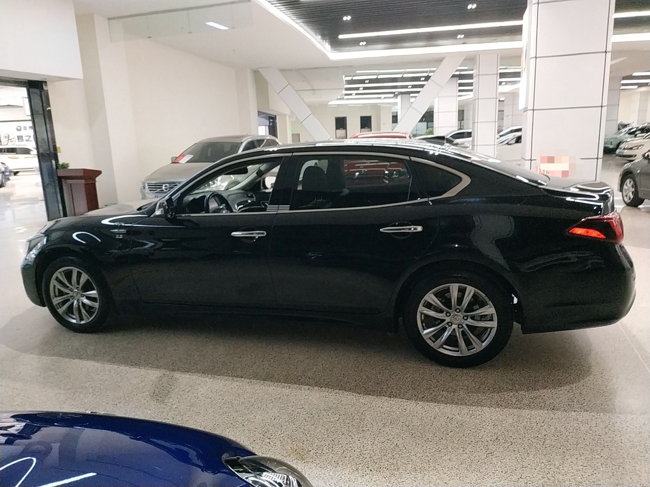 英菲尼迪Q70L 2015款 Q70L 2.5L 精英版(进口)