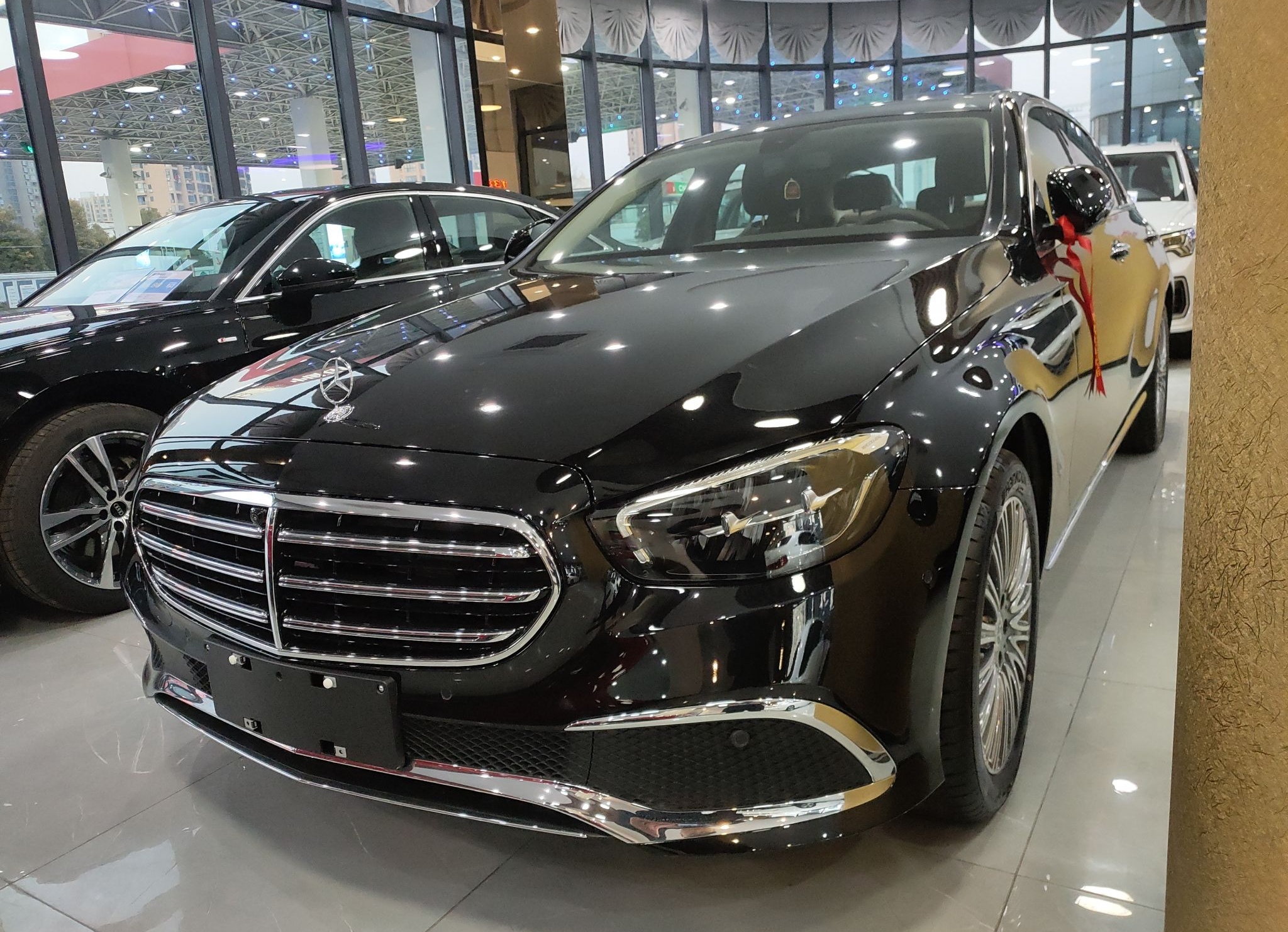 奔驰E级 2023款 E 300 L 时尚型