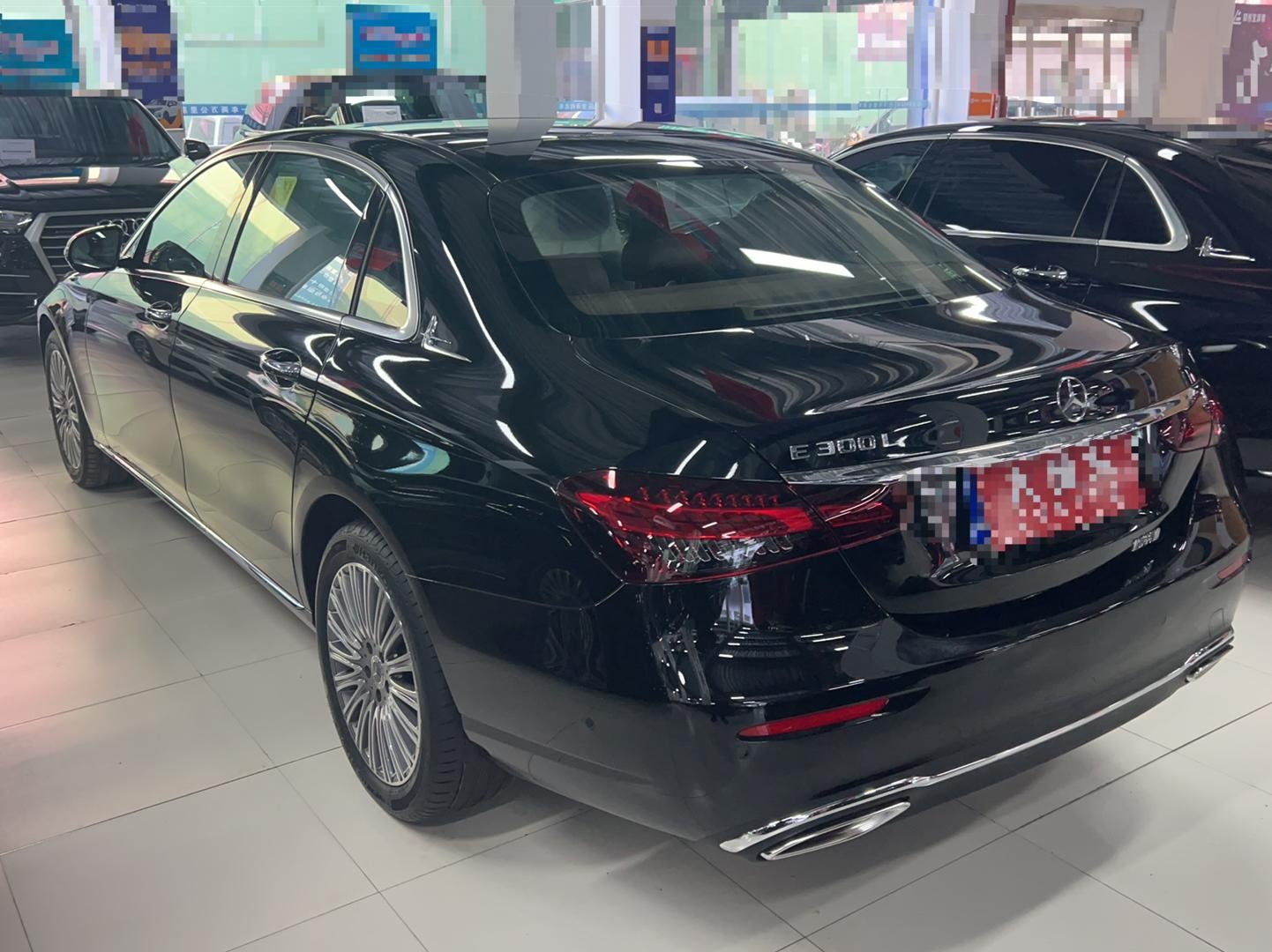 奔驰E级 2023款 E 300 L 豪华型