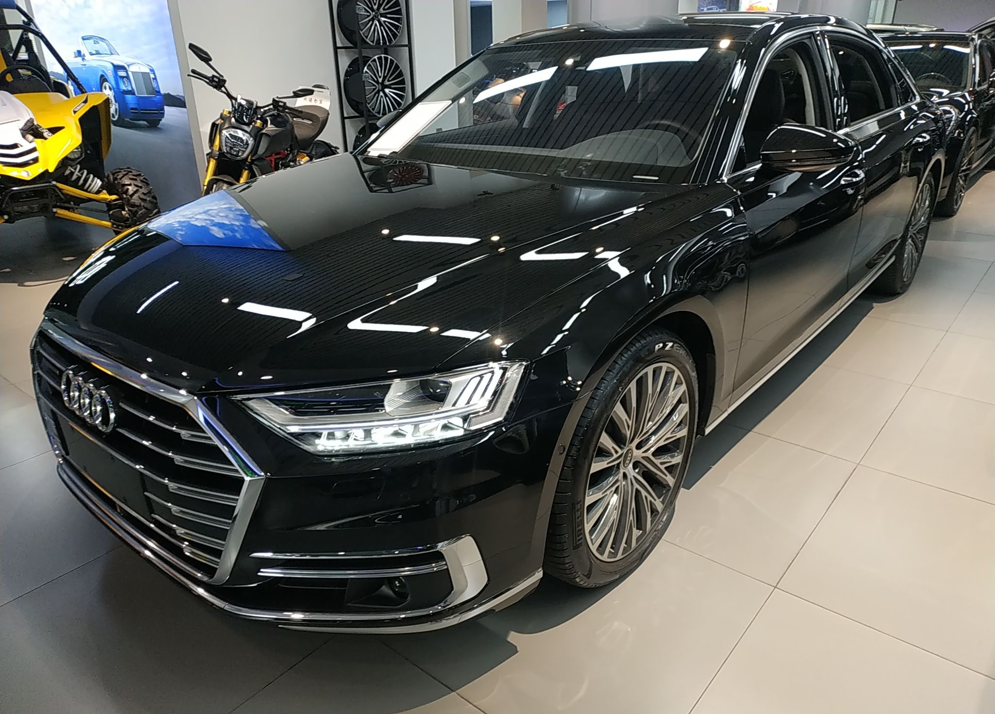 奥迪A8L 2022 A8L 55 TFSI quattro 豪华型典藏版(进口)