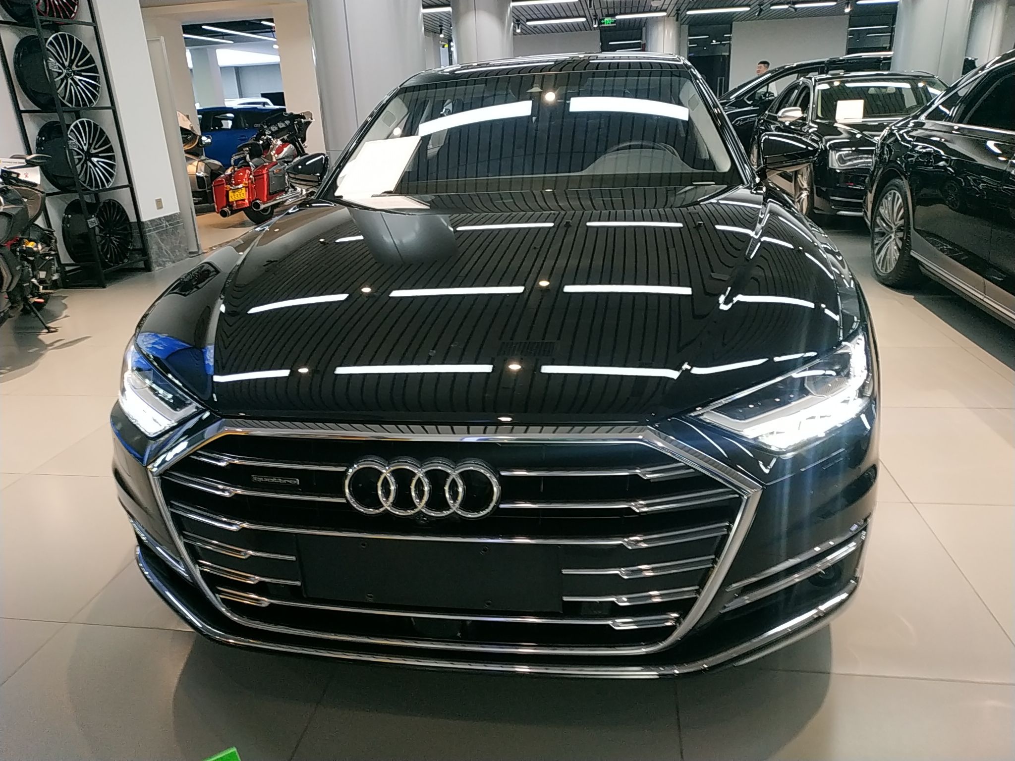 奥迪A8L 2022 A8L 55 TFSI quattro 豪华型典藏版(进口)