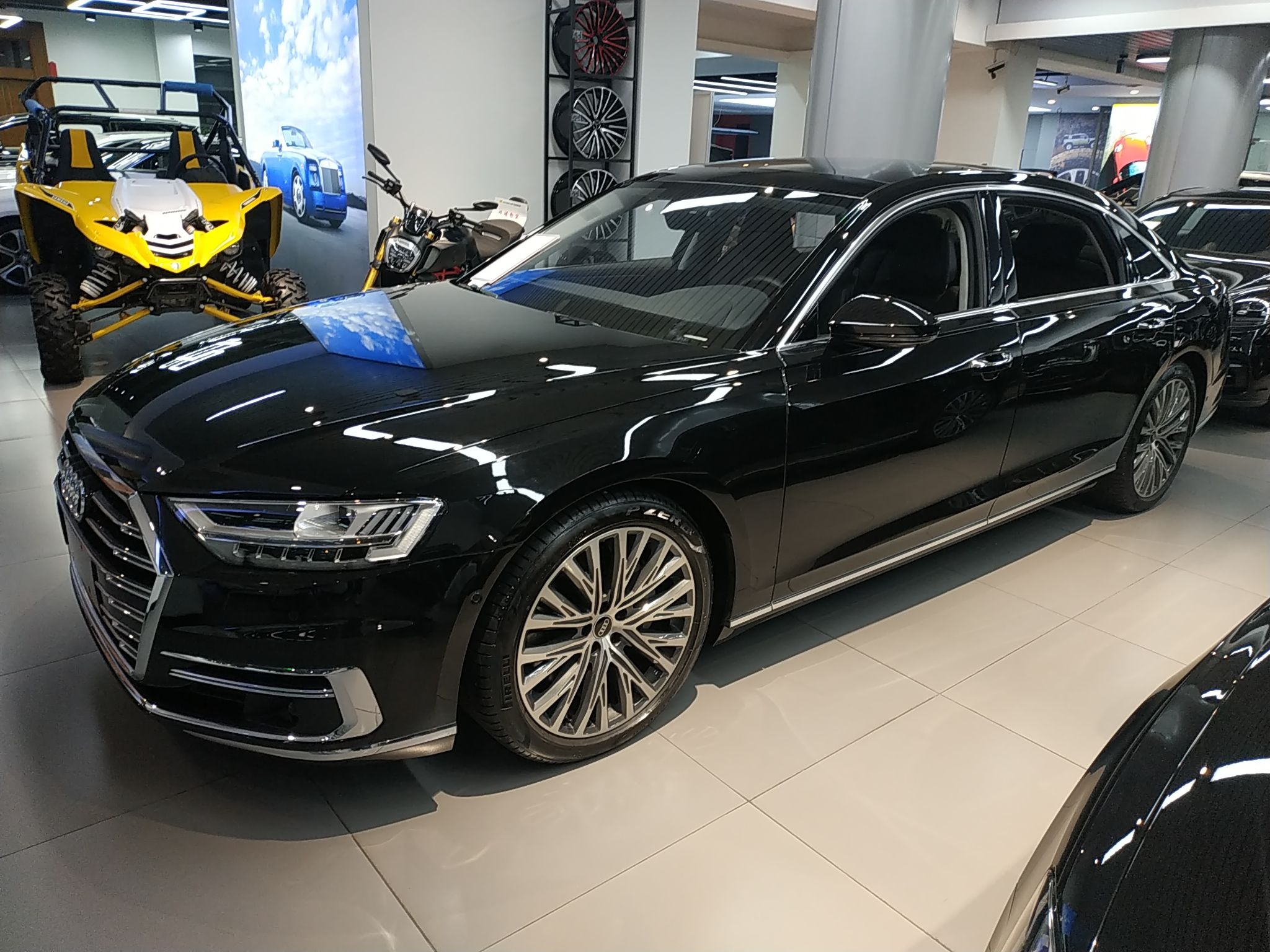 奥迪A8L 2022 A8L 55 TFSI quattro 豪华型典藏版(进口)