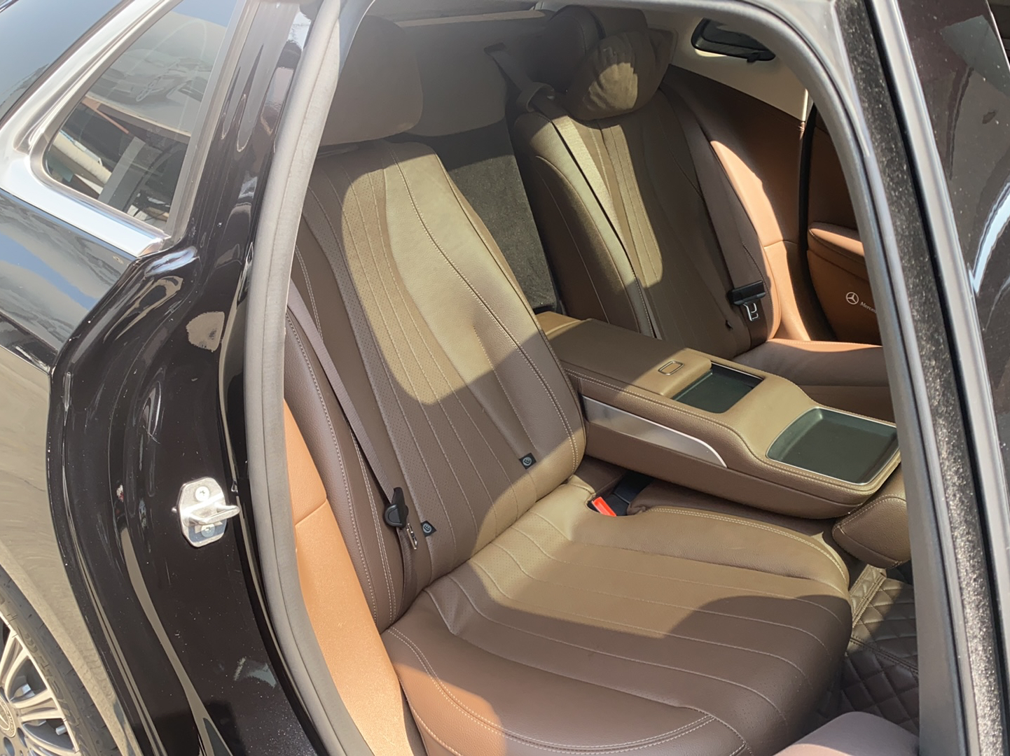 奔驰E级 2022款 改款二 E 300 L 豪华型