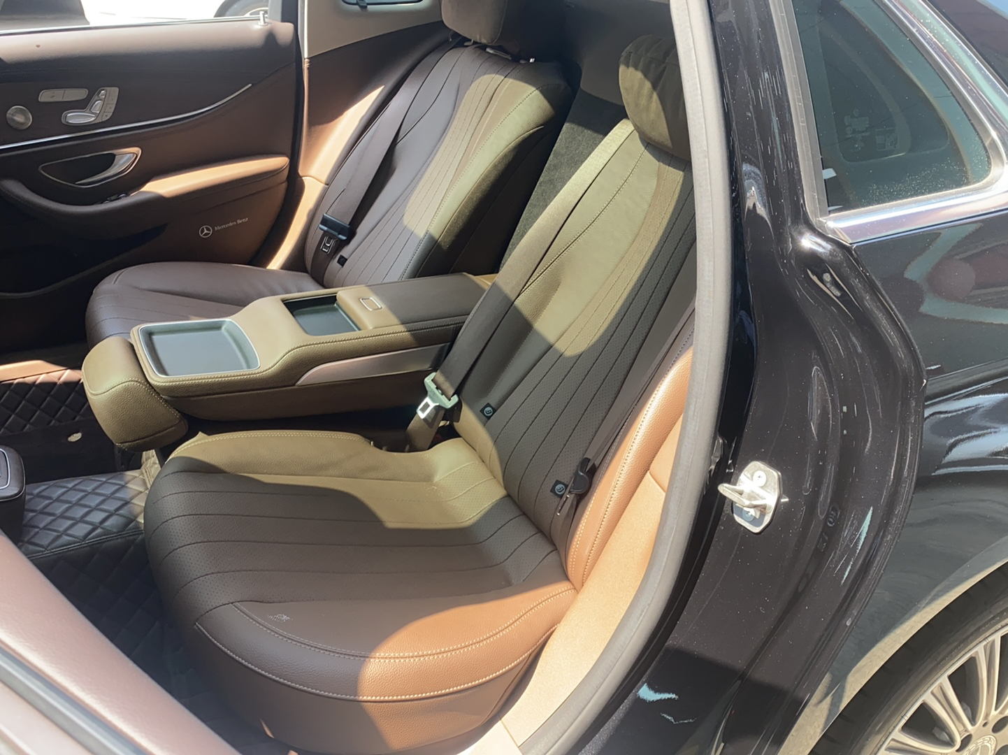 奔驰E级 2022款 改款二 E 300 L 豪华型