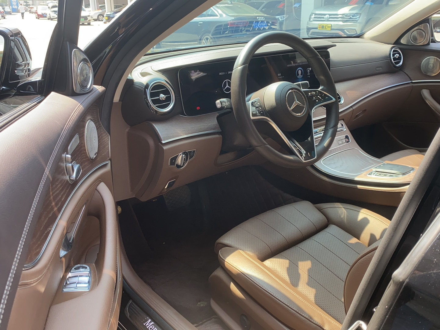 奔驰E级 2022款 改款二 E 300 L 豪华型