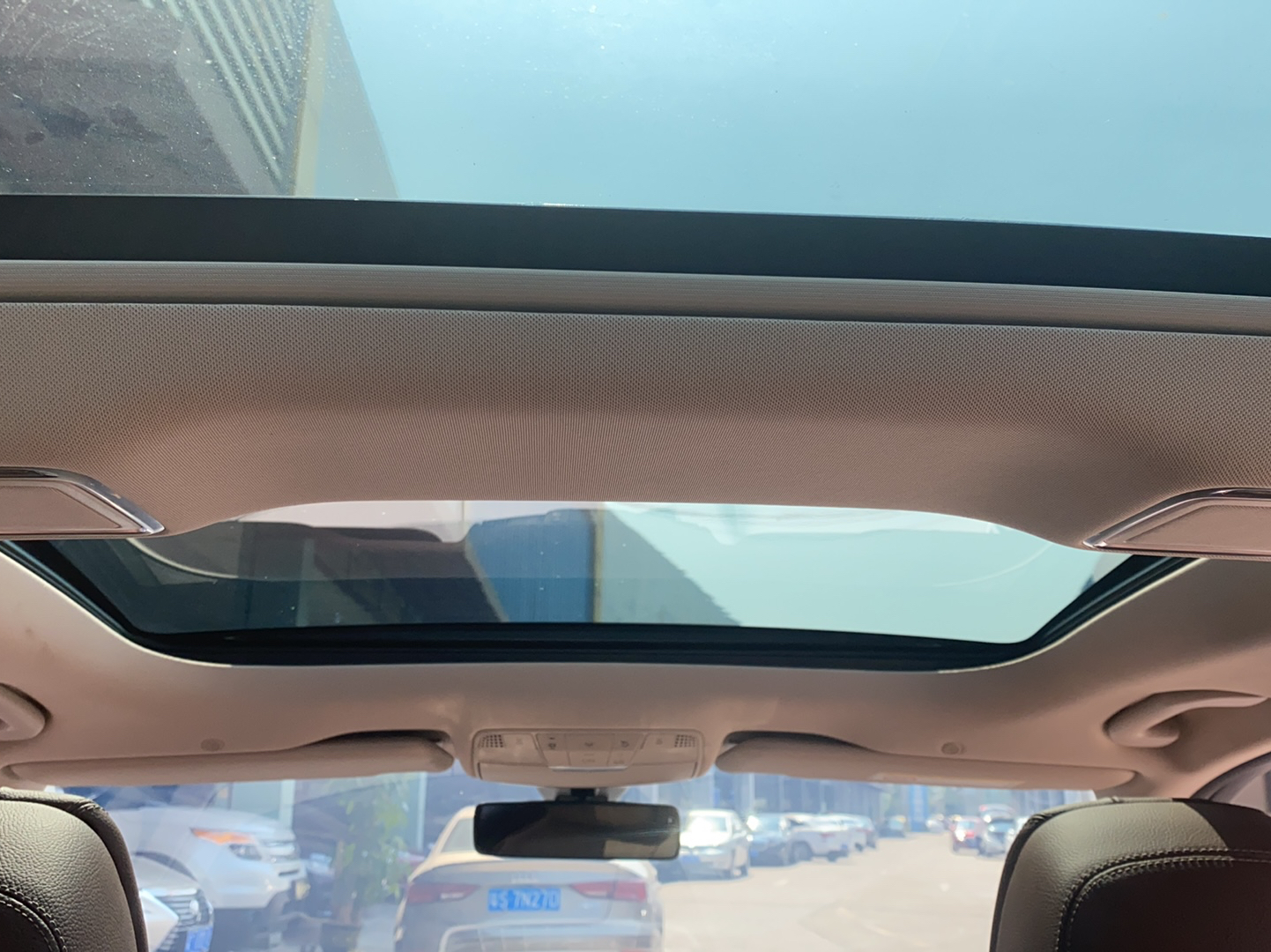 奔驰E级 2022款 改款二 E 300 L 豪华型