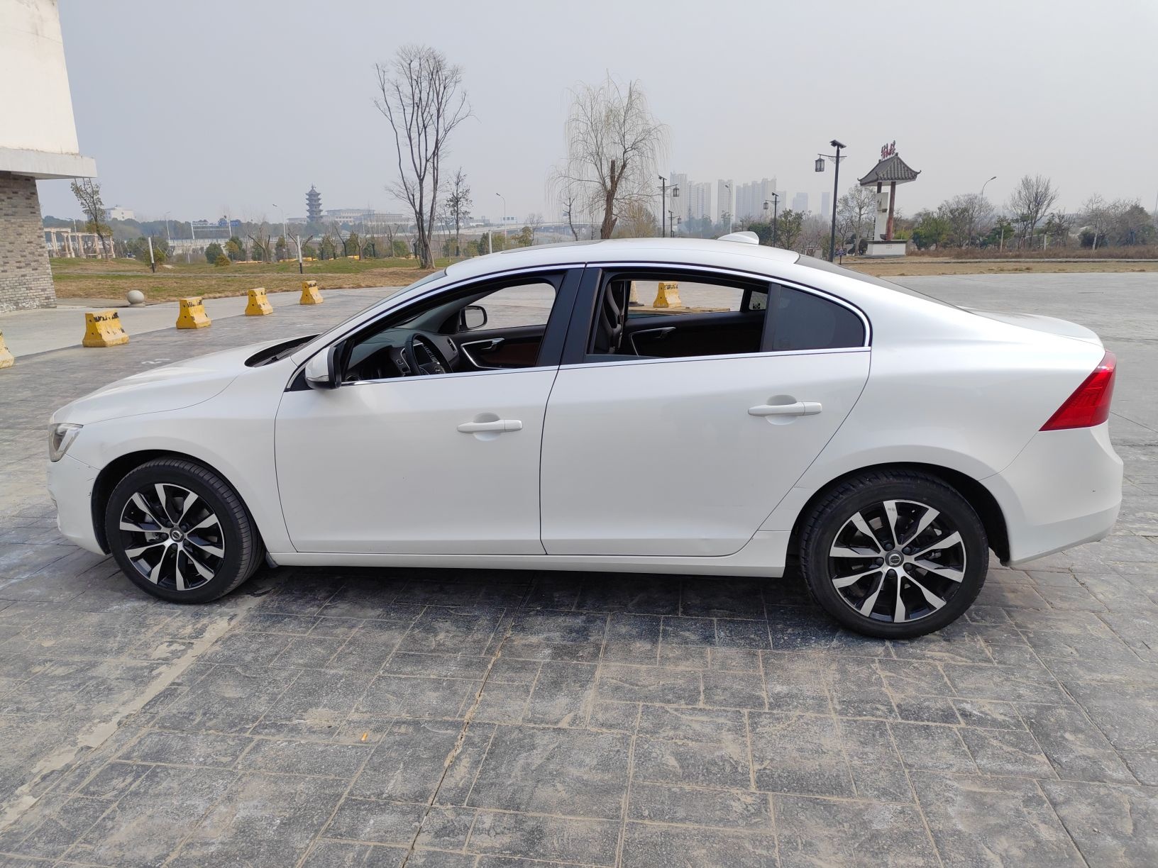 沃尔沃S60L 2019款 S60L 改款 T5 智进进阶版