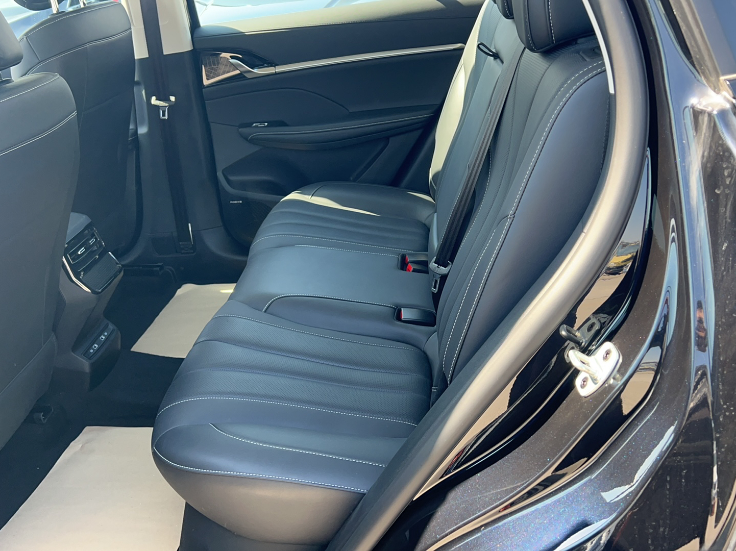 荣威RX5 MAX 2022款 1.5T 自动有为尊贵版